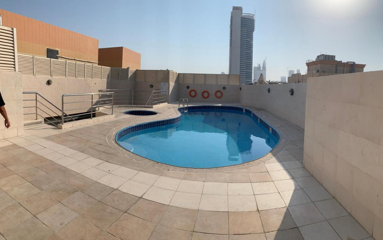 Female Only-Anaruby Backpackers- Metro Station Mashreq Hostel Dubai Exterior photo